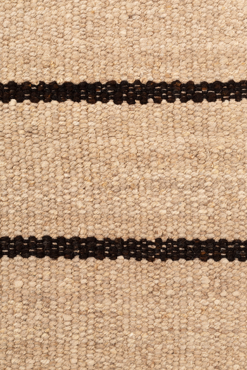 Tomasa | Arena & Negro