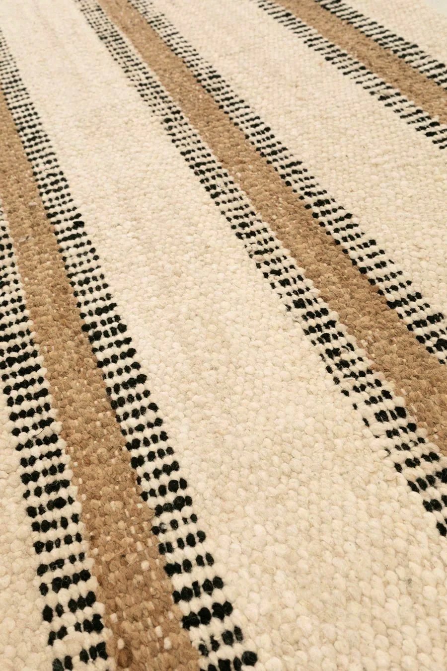 Vera Pasillo | Natural, Negro & Latte