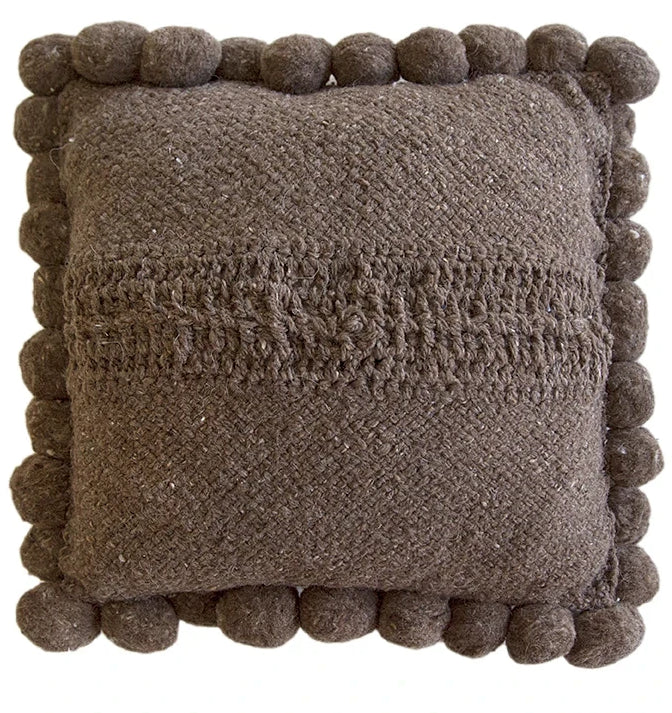 Almohadón Clásico Pom Pom Cuadrado | Walnut
