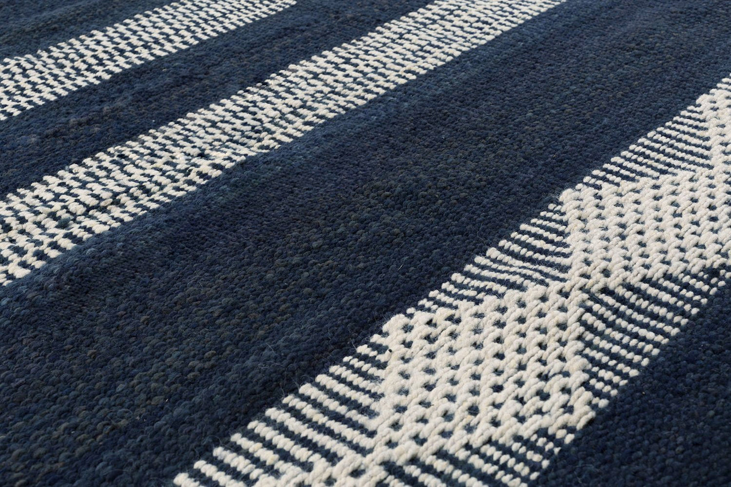 Alejandra | Azul Marino & Natural