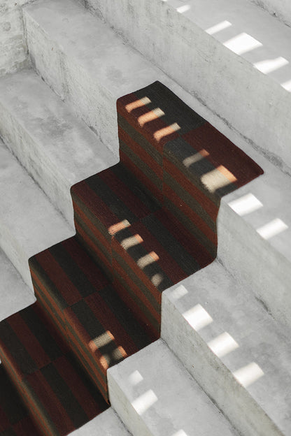 Forma #2 Pasillo | Malbec & Marrón Natural