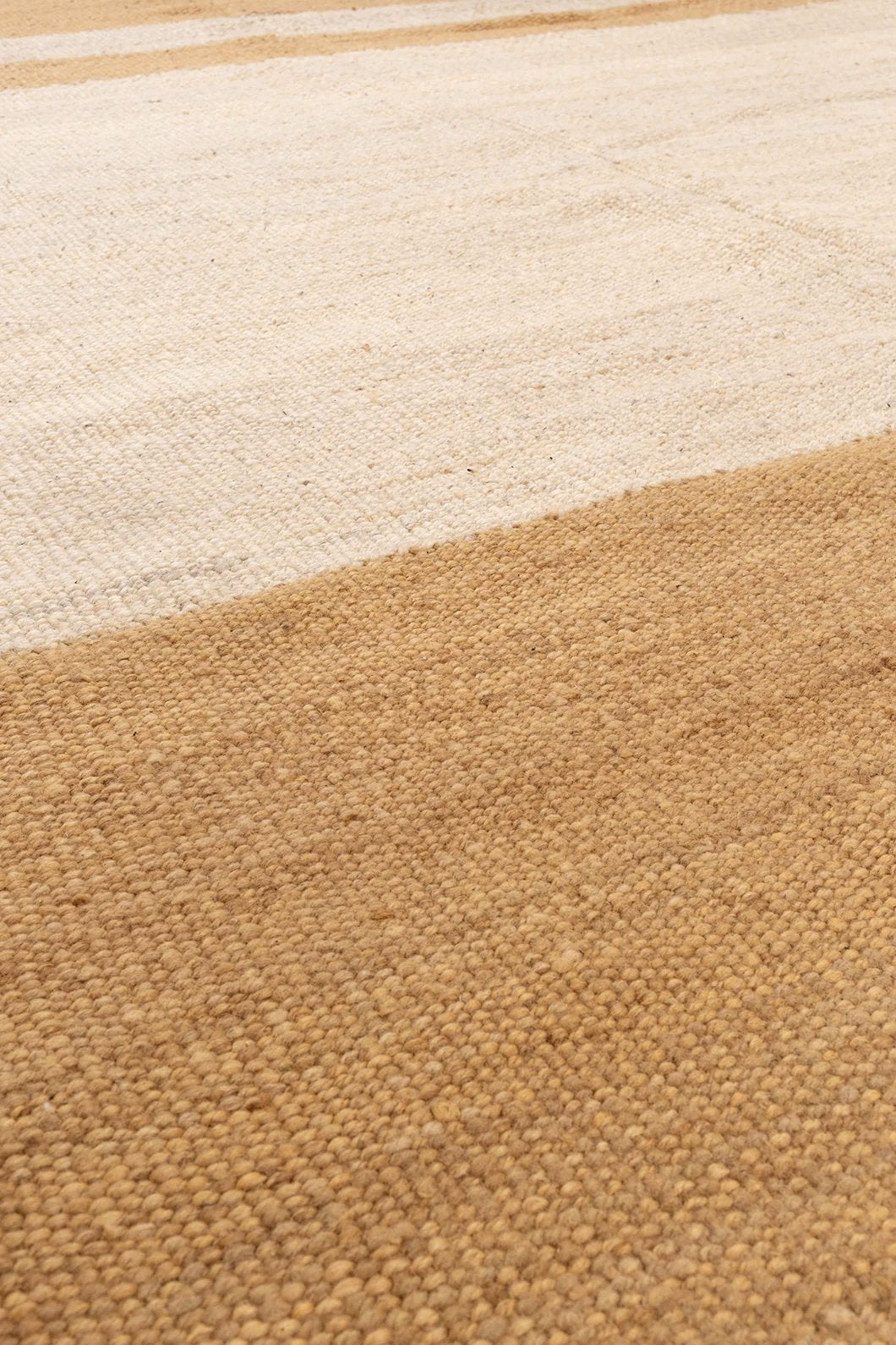 Andrea | Camel & Manteca