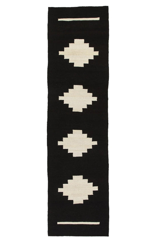 Carlota Pasillo | Black & Natural