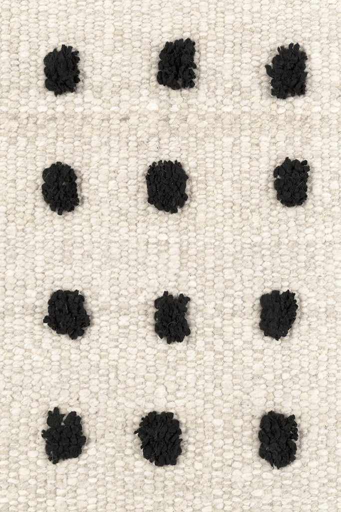 Cristina Pasillo | Natural & Black