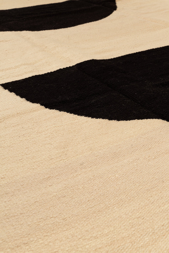 Dos Luna | Bone & Black