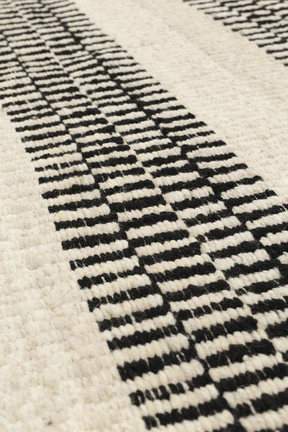 Carla Pasillo | Natural & Negro