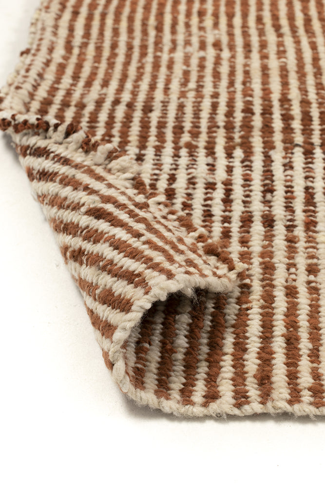 Selva Pasillo | Burgundy & Natural