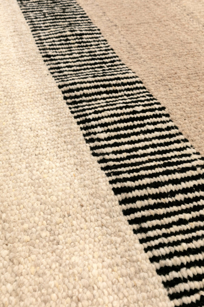 Paloma Pasillo | Sand, Black & Natural
