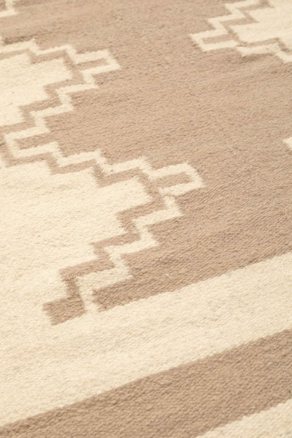 Sofia Pasillo | Beige & Natural