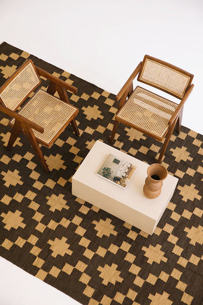 Antonia | Café & Camel