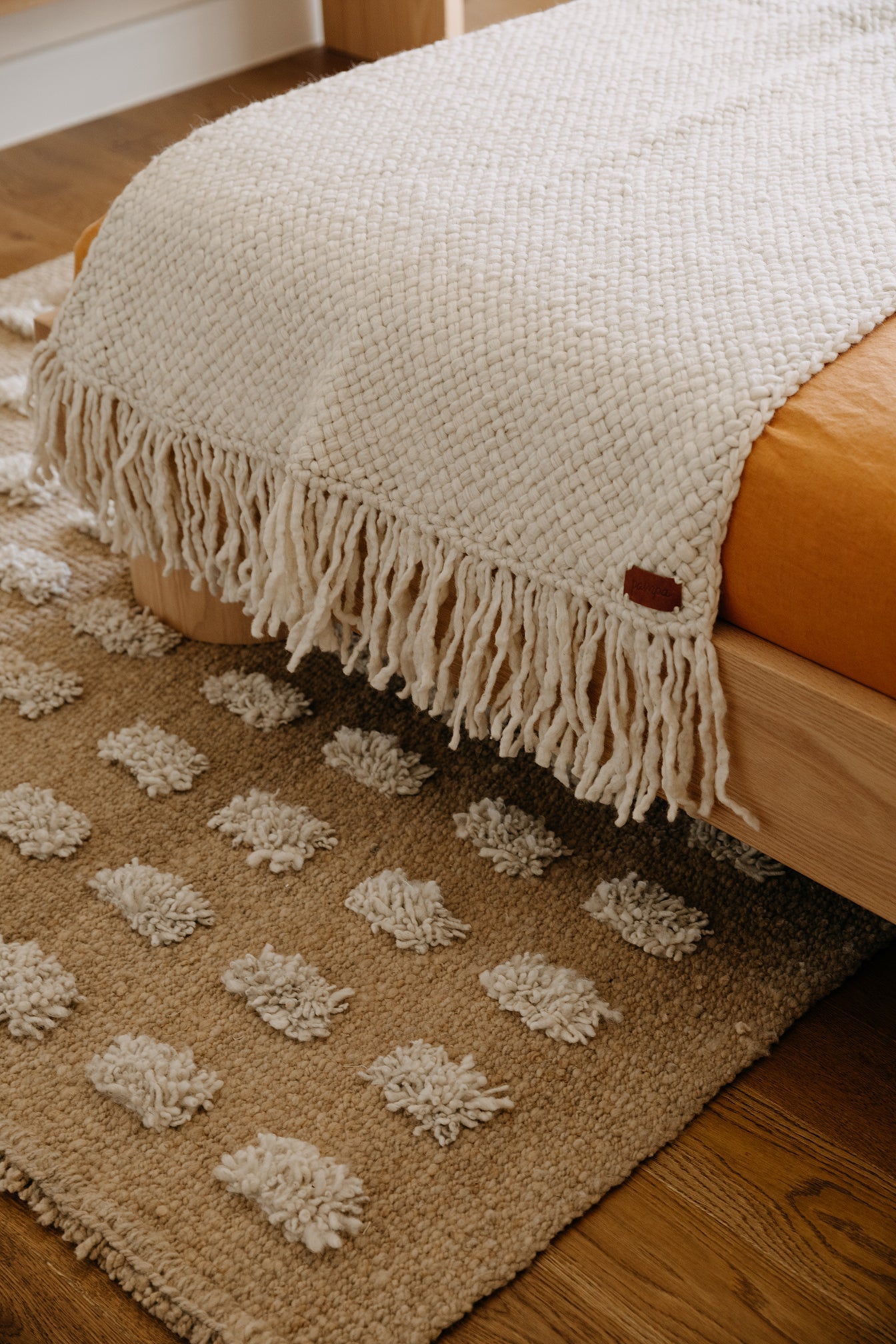 Esther | Arena & Blanco