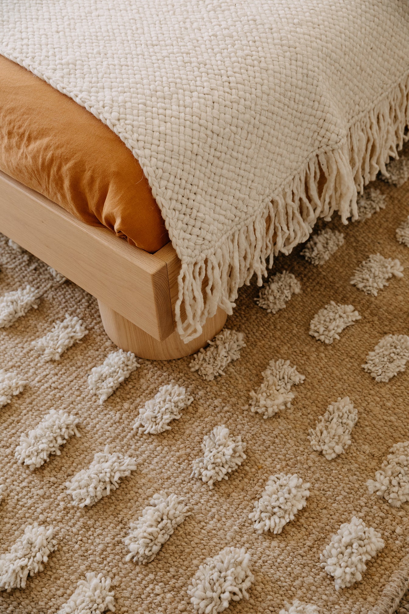 Esther | Arena & Blanco