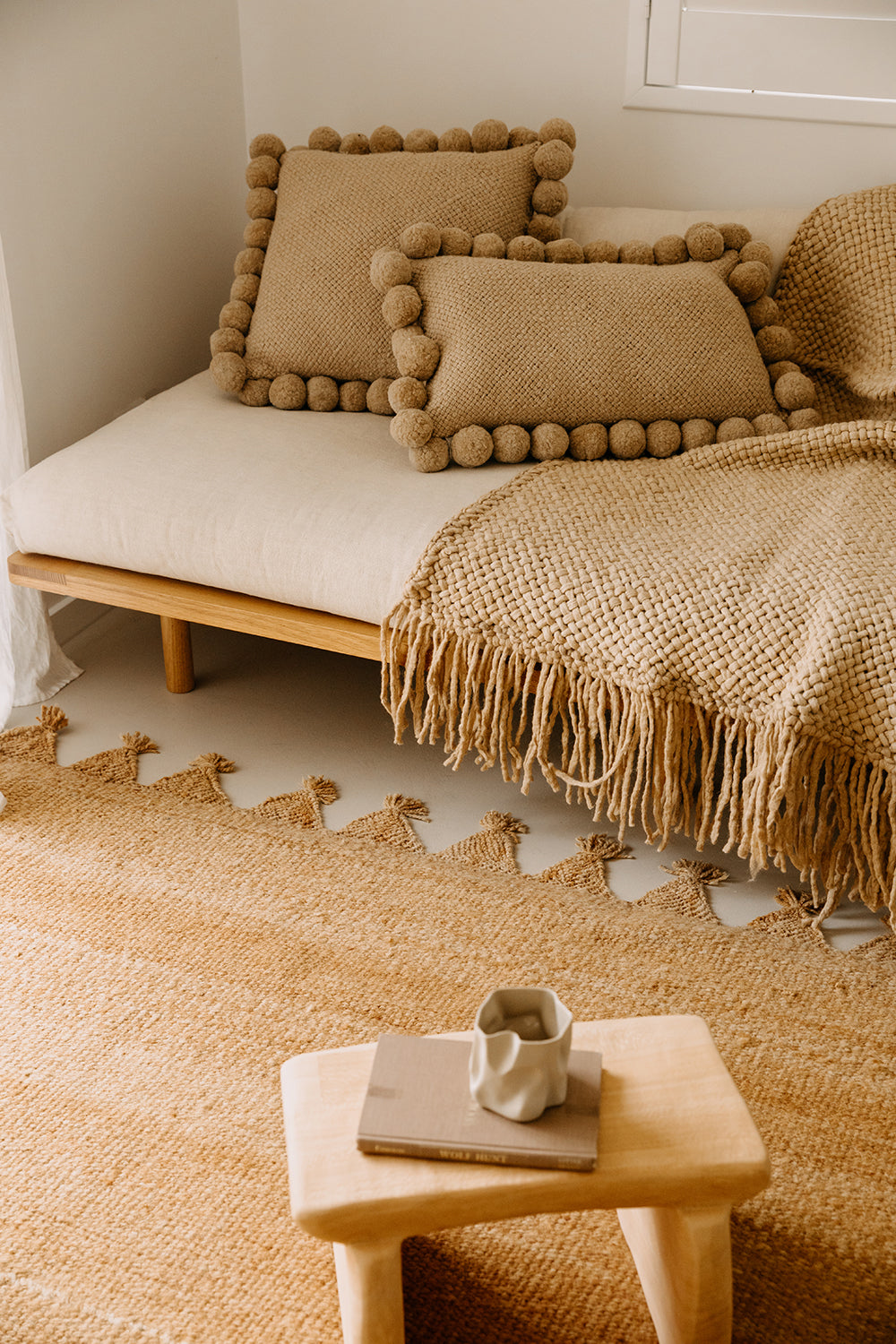 Almohadón Clásico Pom Pom Cuadrado | Sand