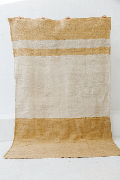 Andrea | Camel & Manteca