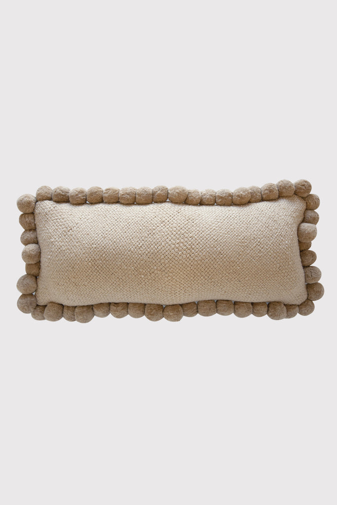 Almohadón Clásico Pom Pom Lumbar XL | Sand