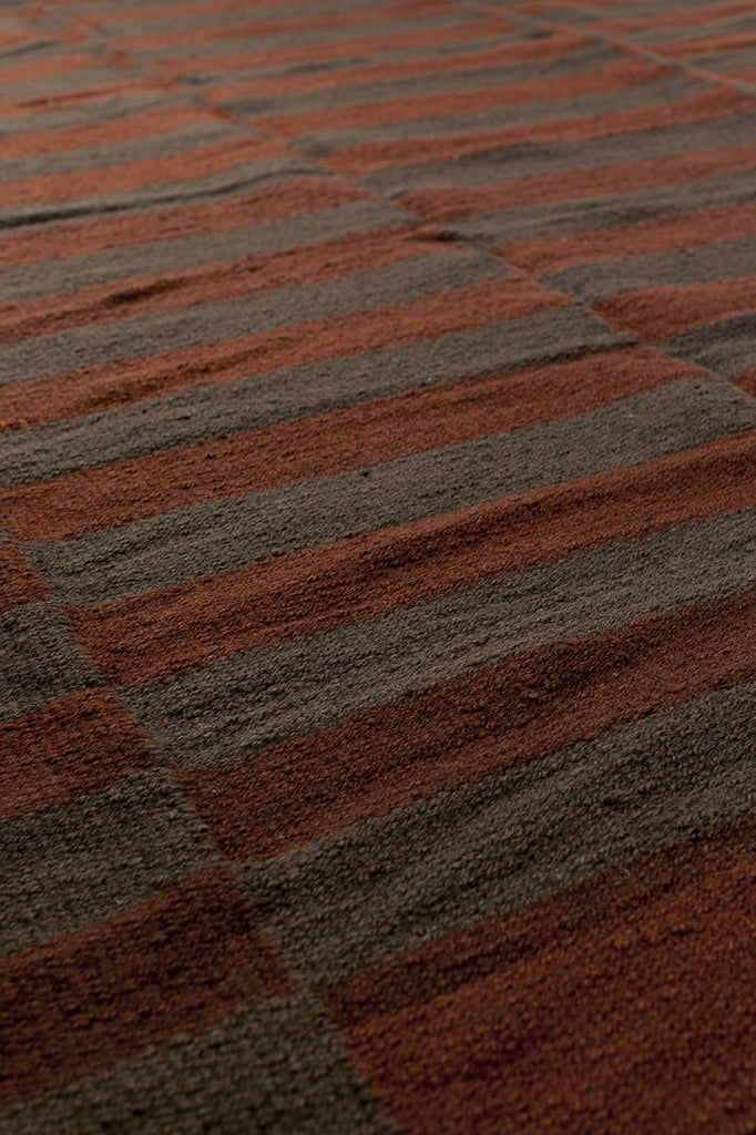 Forma #2 | Burgundy & Natural Brown
