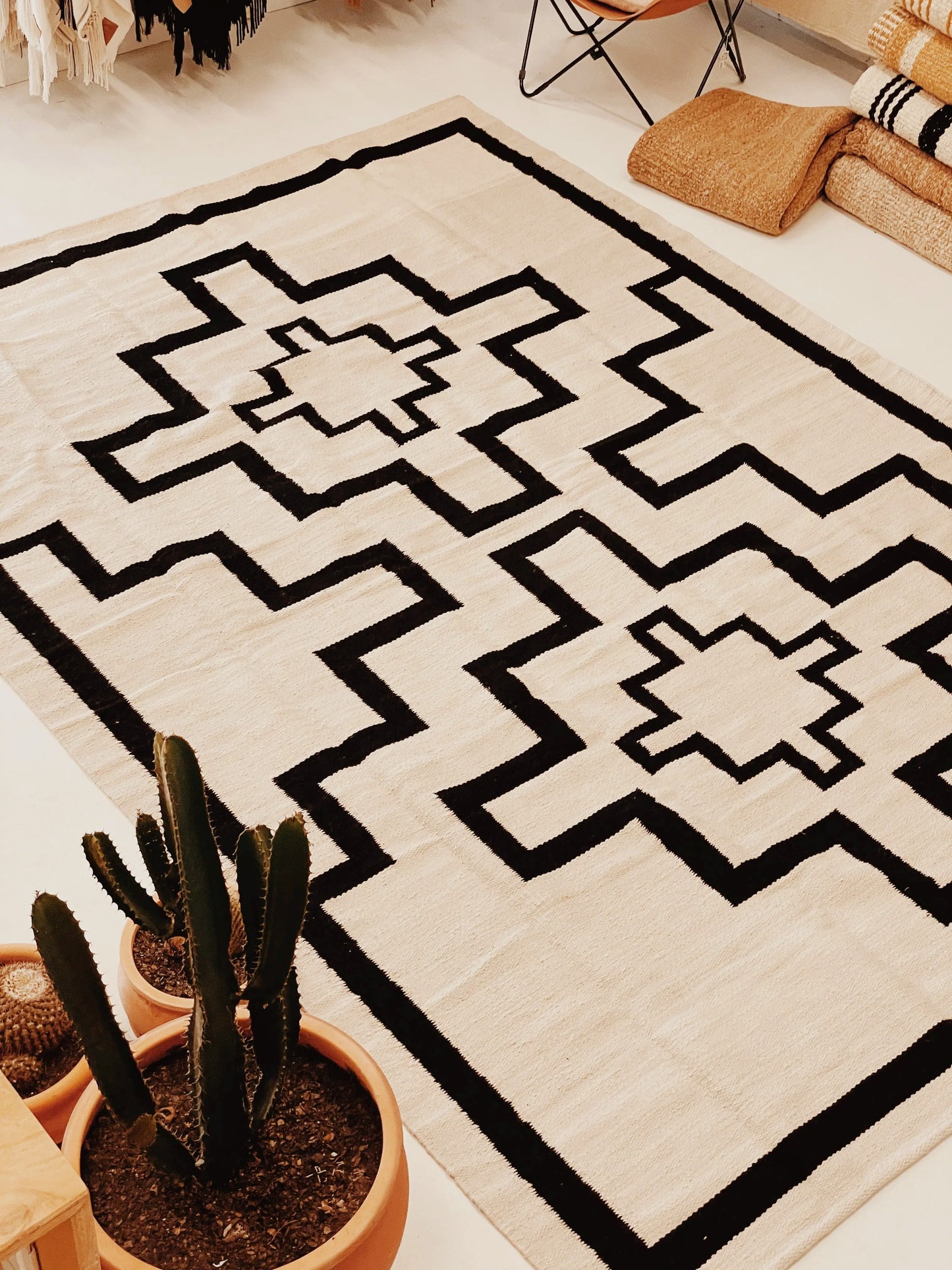 Yolanda | Beige & Negro