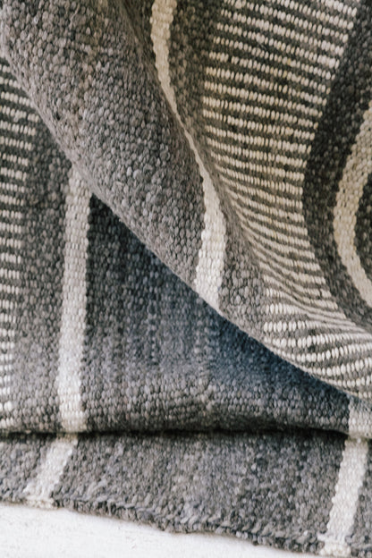 Clemencia | Gris & Natural