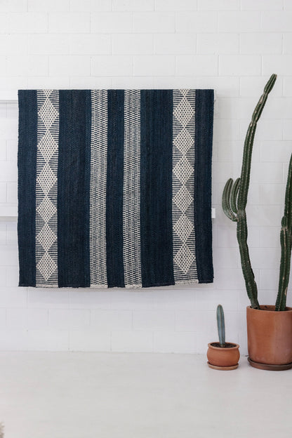 Alejandra | Azul Marino & Natural