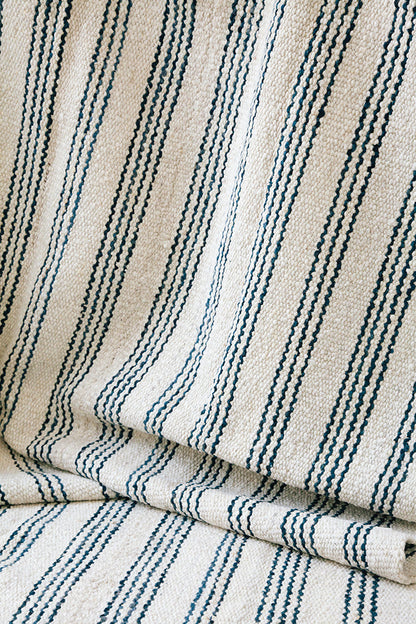 Abril | Natural & Azul Marino