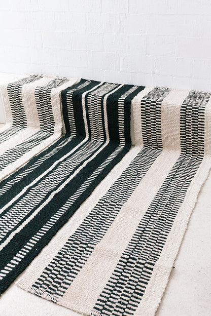 Carla Pasillo | Natural & Negro