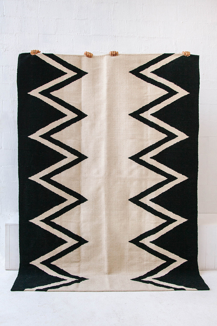 Estela | Black & Natural