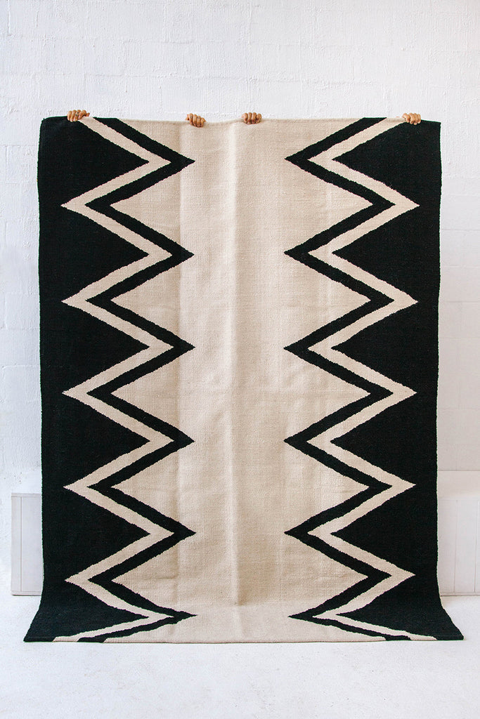 Estela | Black & Natural