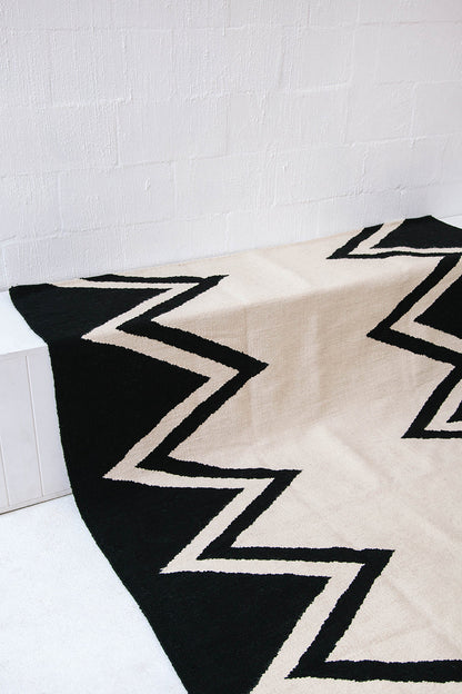 Estela | Black & Natural