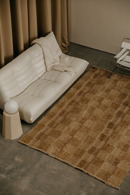 Lara | Latte & Arena