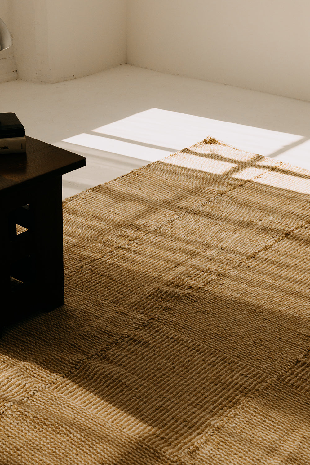 Iris | Natural & Beige