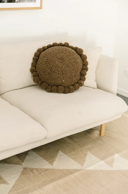 Almohadón Clásico Pom Pom Grande | Walnut