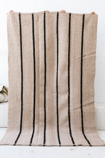 Tomasa | Arena & Negro