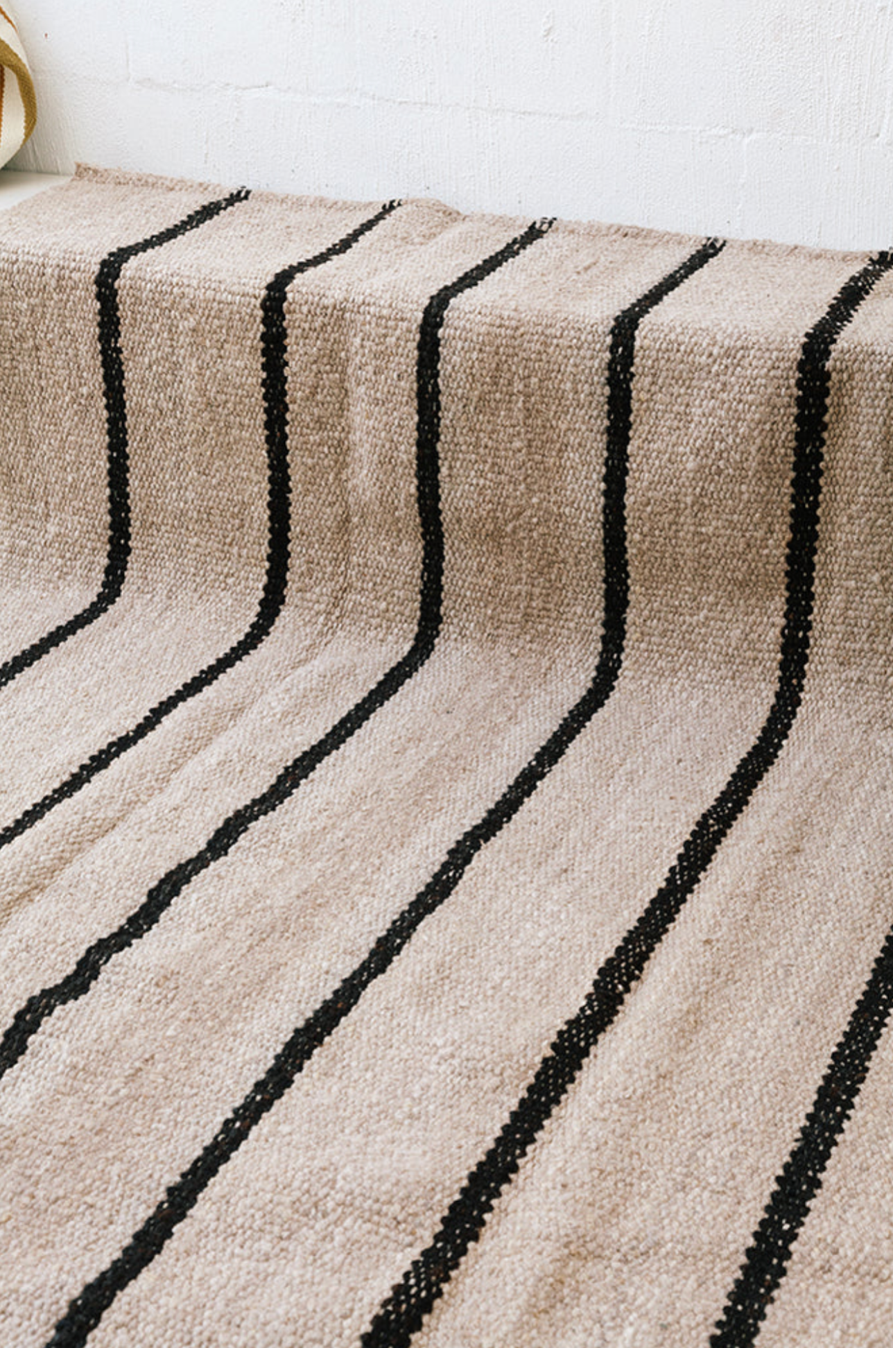 Tomasa | Arena & Negro