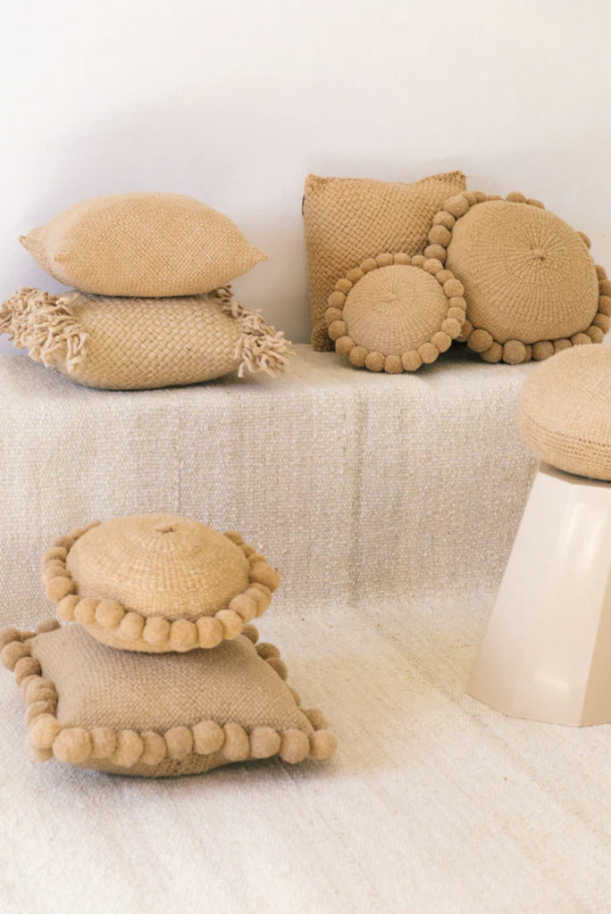 Almohadón Clásico Pom Pom Grande | Sand