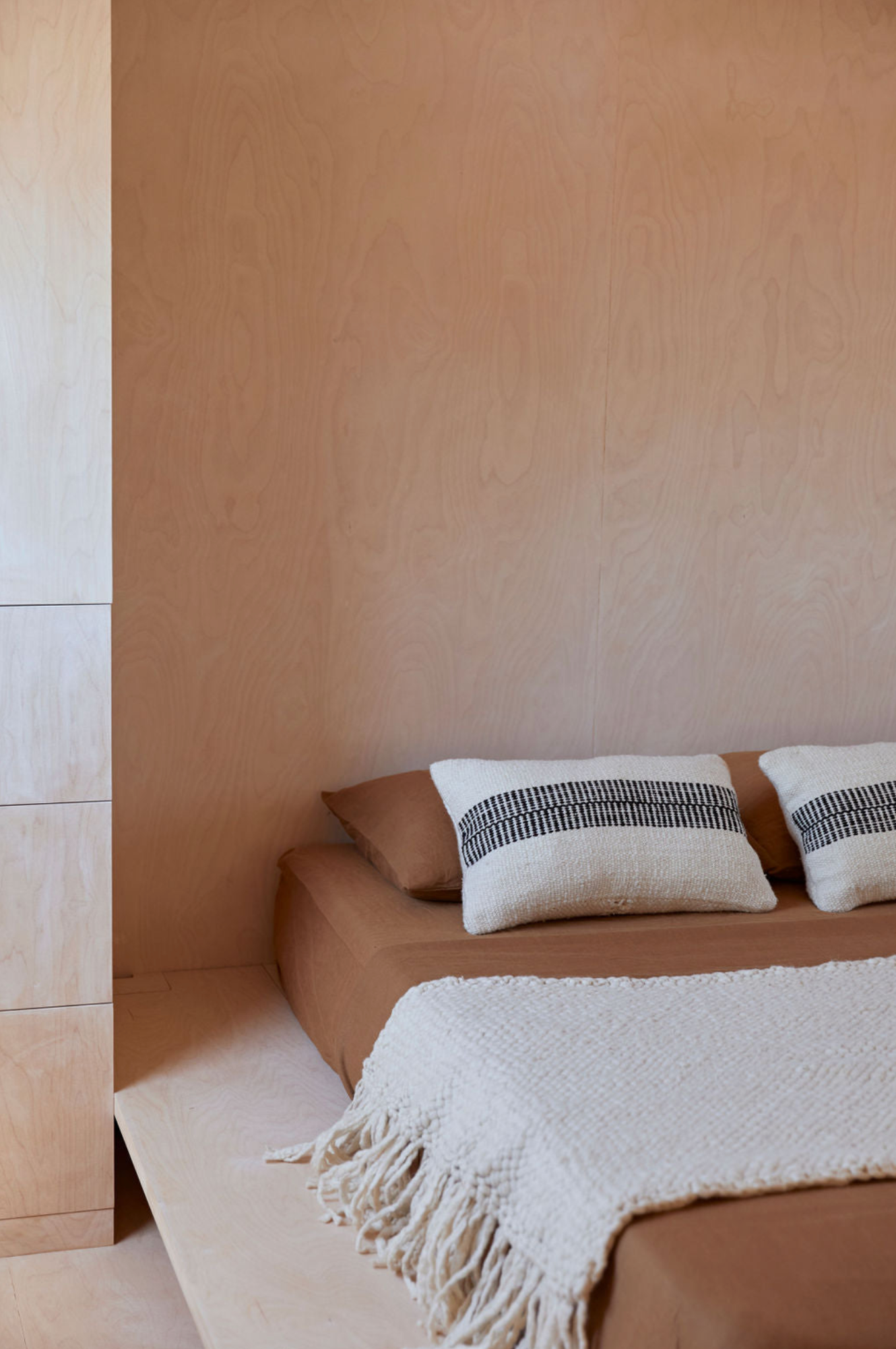 Almohadón Rosana Lumbar | Natural & Black