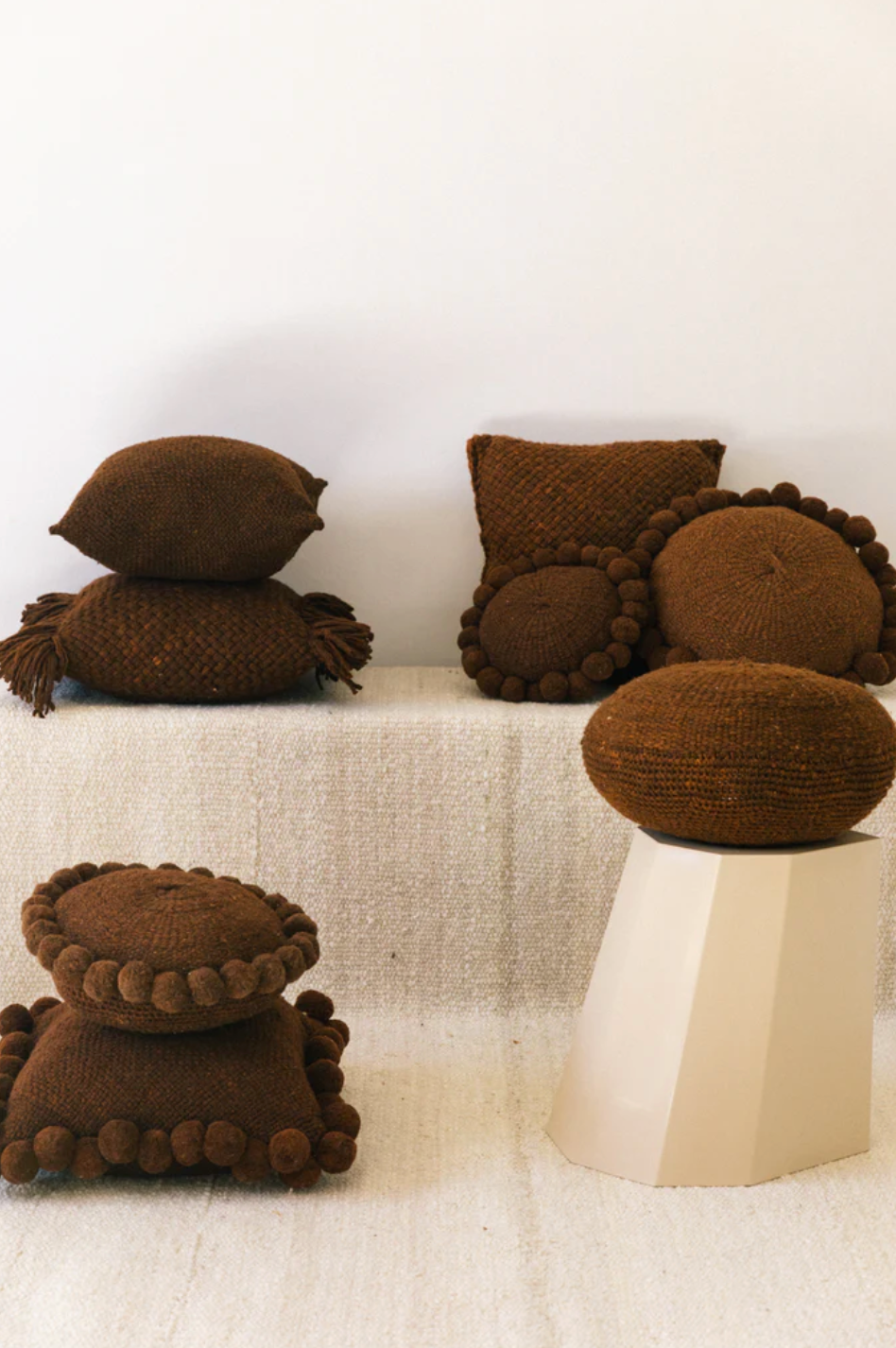 Almohadón Clásico Pom Pom Cuadrado | Rust