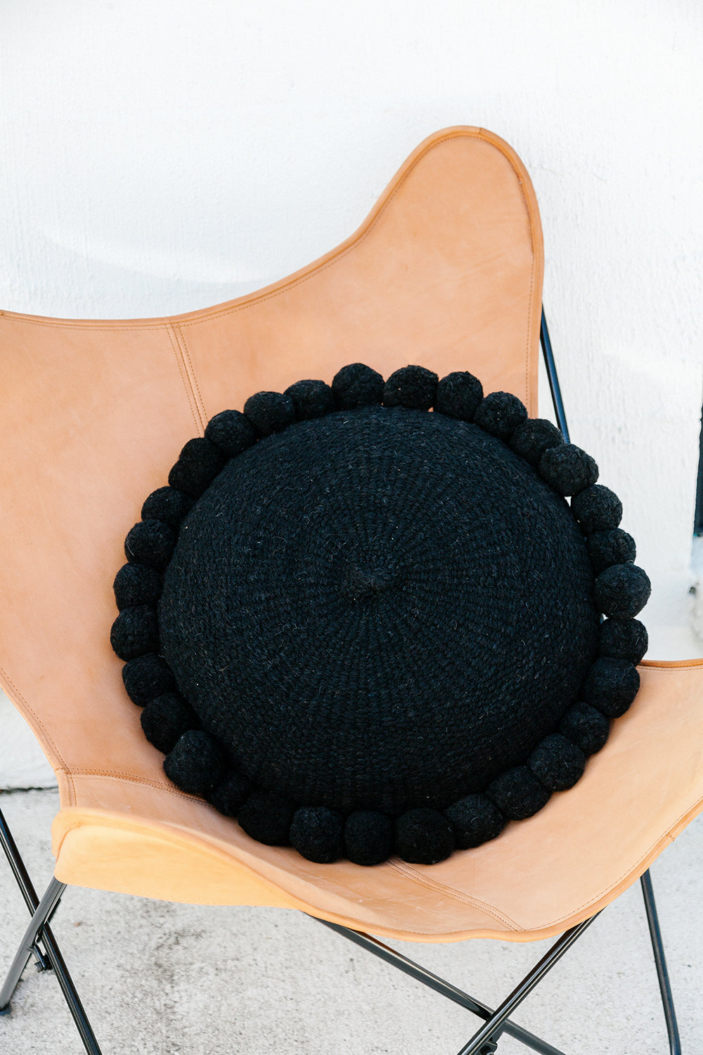 Almohadón Clásico Grande #1 | Negro