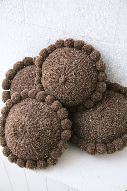 Almohadón Clásico Pom Pom Mini | Walnut