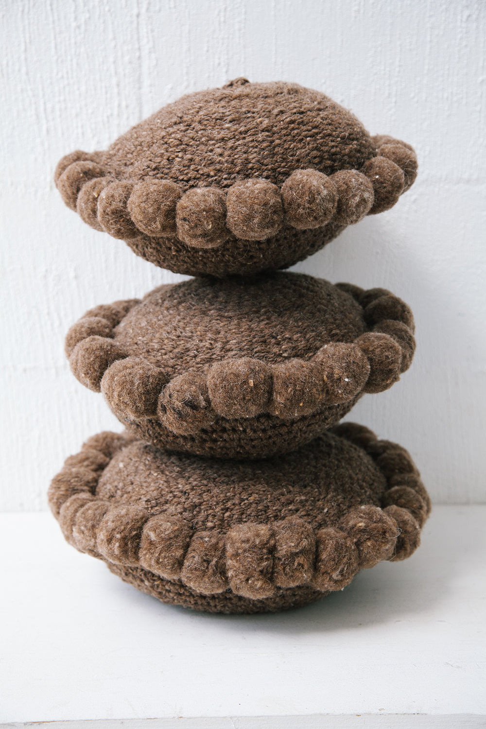Almohadón Clásico Pom Pom Mini | Walnut