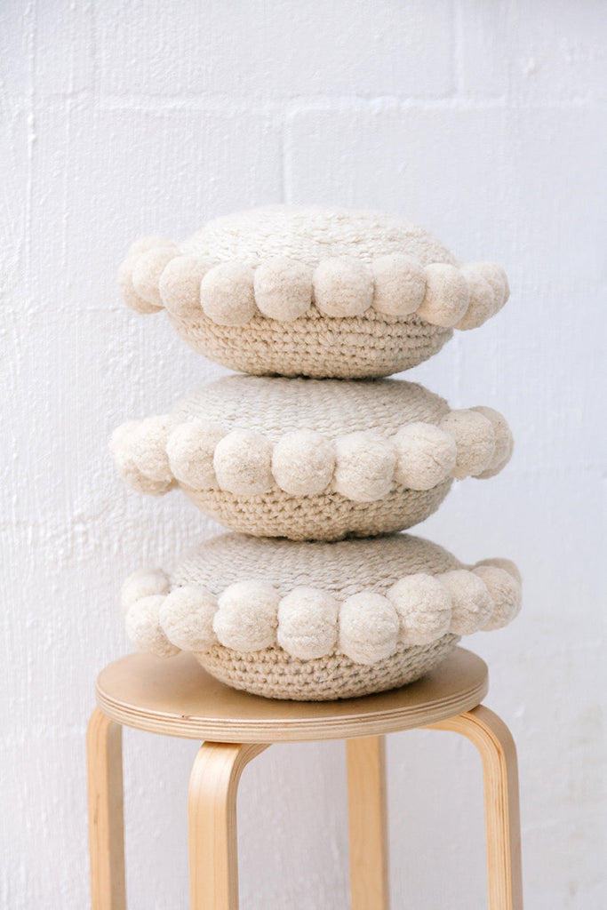 Almohadón Clásico Pom Pom Mini | Natural