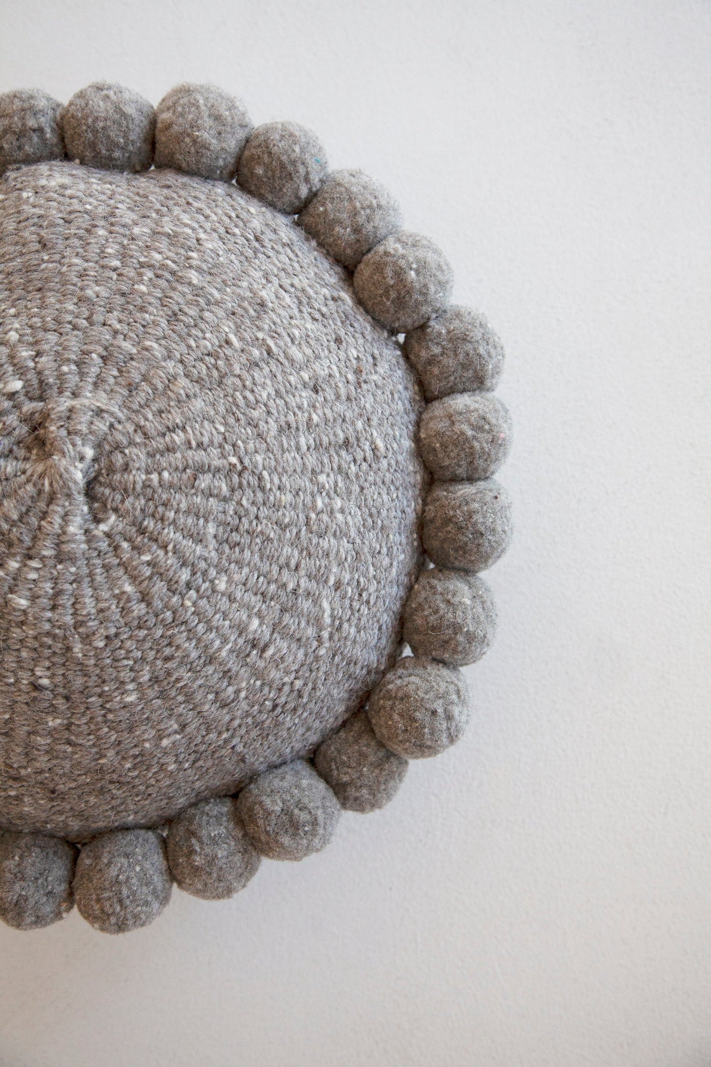 Almohadón Clásico Mediano #1 | Gris