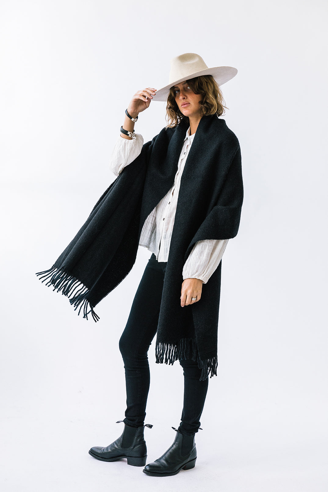 Pampa Oversized Scarf | Black
