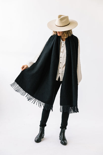Pampa Oversized Scarf | Black
