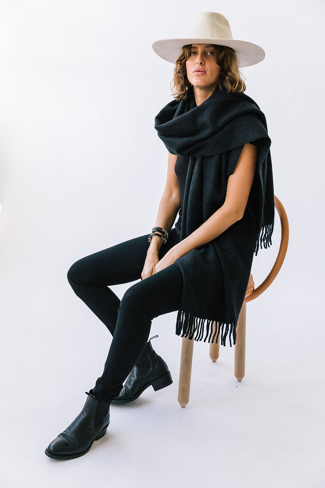 Pampa Oversized Scarf | Black