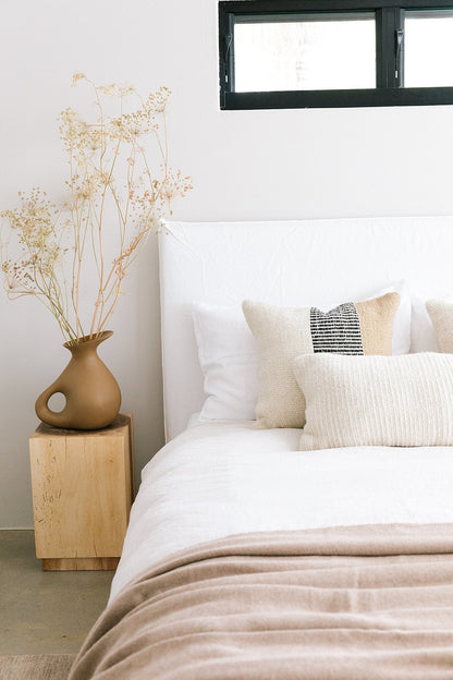 Almohadón Paloma | Natural, Negro & Arena