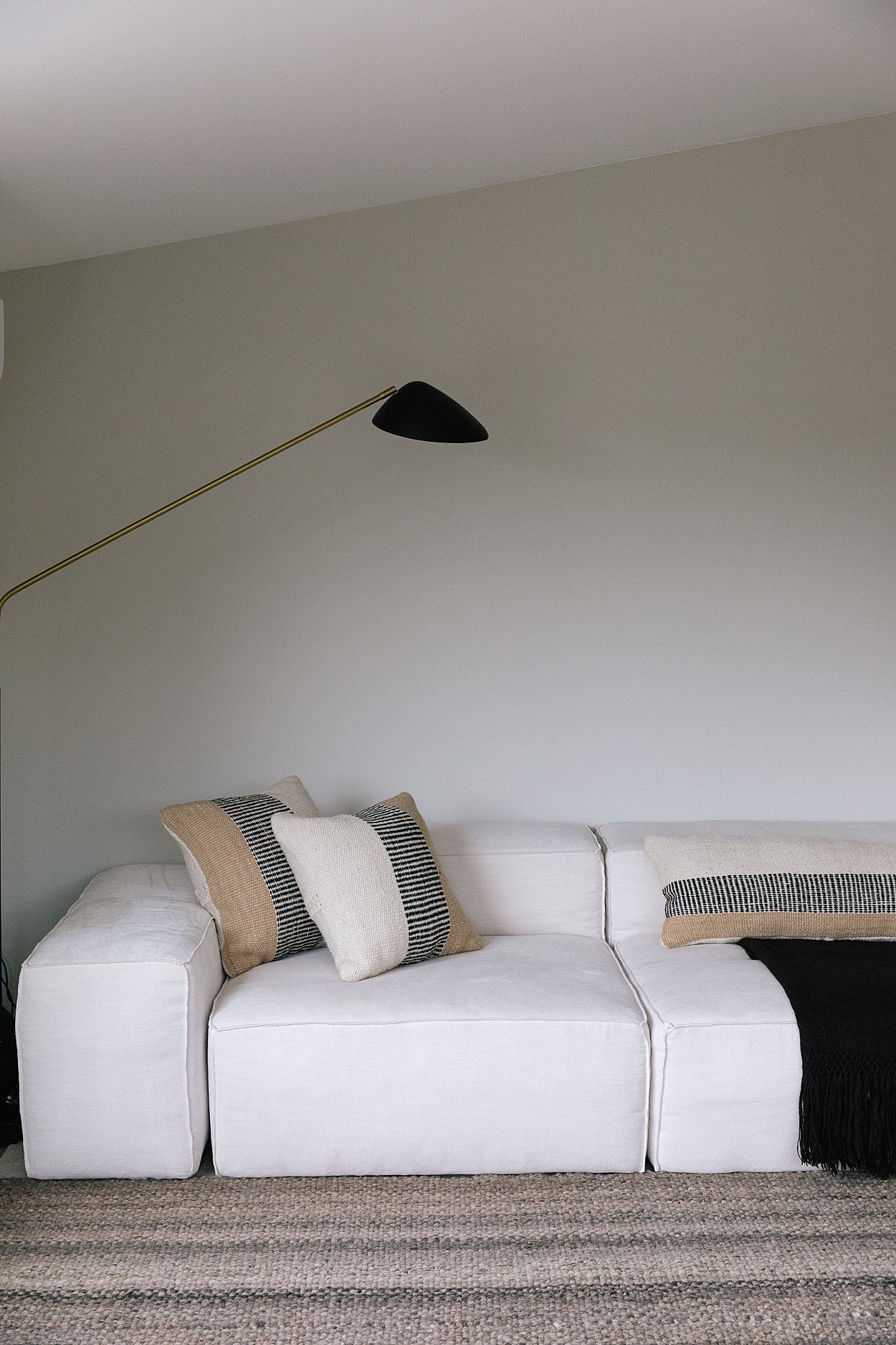 Almohadón Paloma Lumbar XL | Natural, Negro & Arena