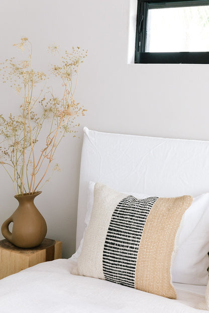 Almohadón Paloma | Natural, Negro & Arena