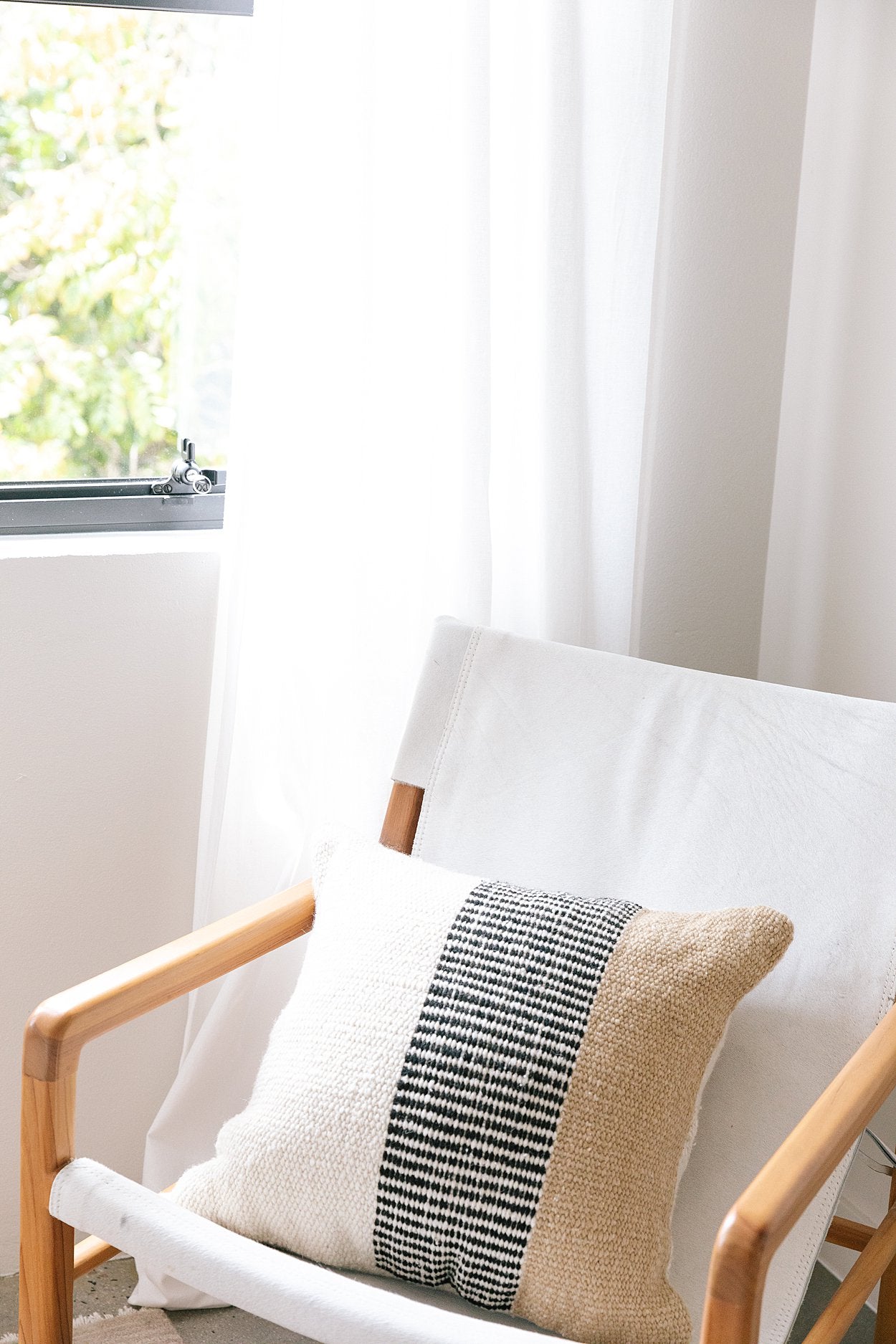 Almohadón Paloma | Natural, Negro & Arena