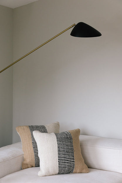Almohadón Paloma | Natural, Negro & Arena