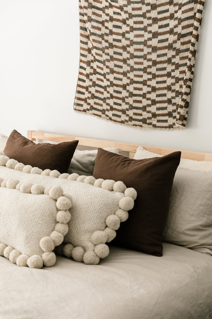 Almohadón Clásico Pom Pom Lumbar | Natural